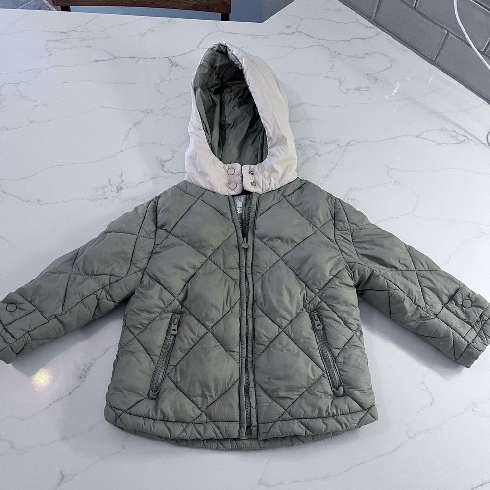 Zara Kids Puffer Jacket in Green and White